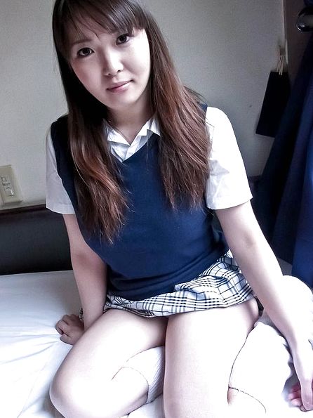 Nude Asian Schoolgirl