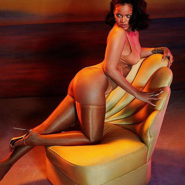 Sexy Hot Rihanna Pics