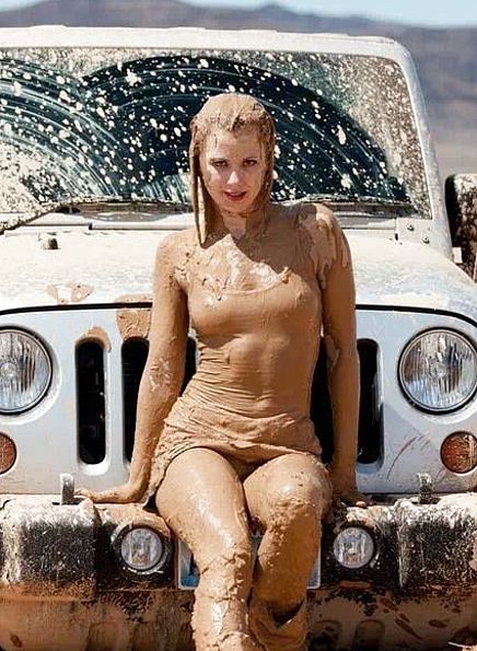 Sexy Girls With Jeep