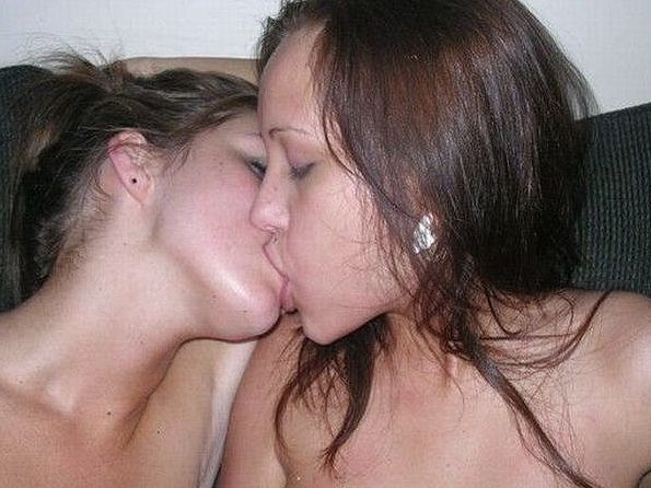 Teen Kiss Shower