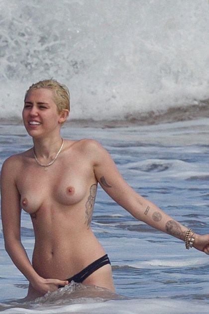 Miley Cyrus Hot Boobs