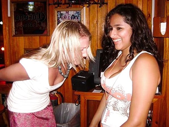 Hot Chicks Motorboating Each Other